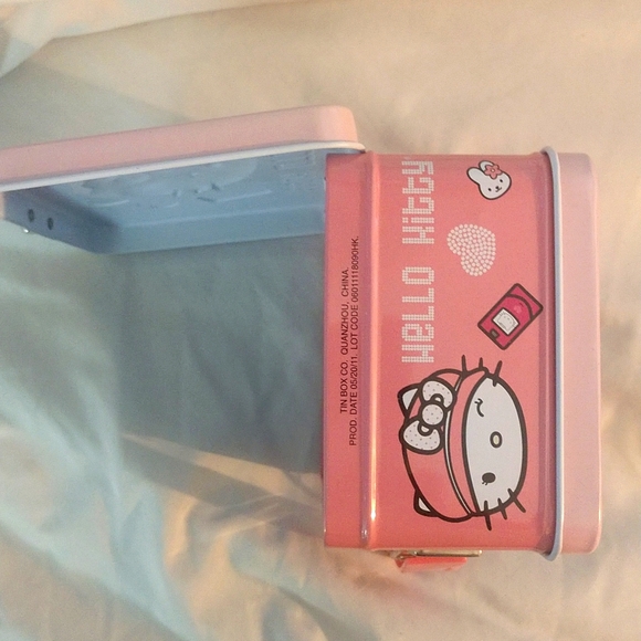 Hello Kitty Tin - Picture 7 of 7